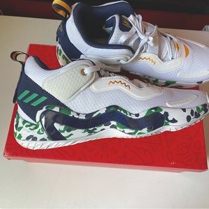 Adidas D.O.N. Issue 3 Size 11 worn once
